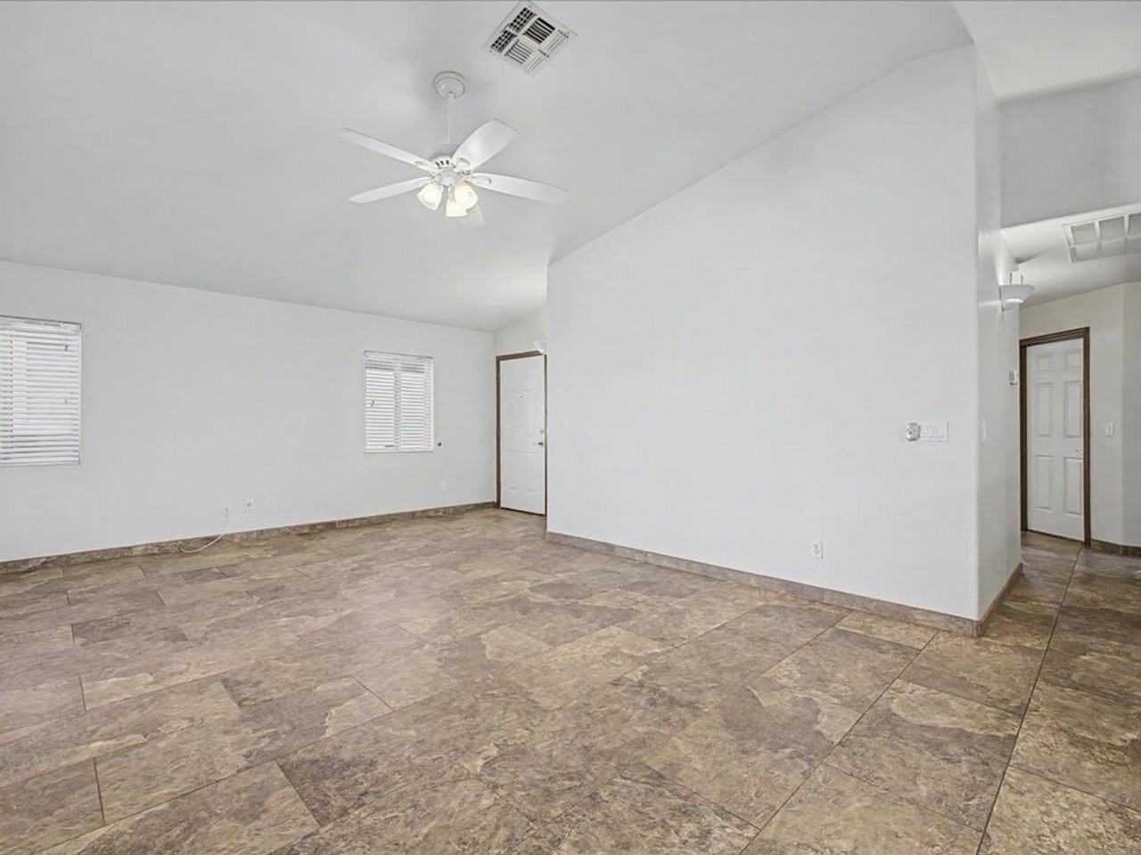 10451 E Vashon St - Photo 5 of 27