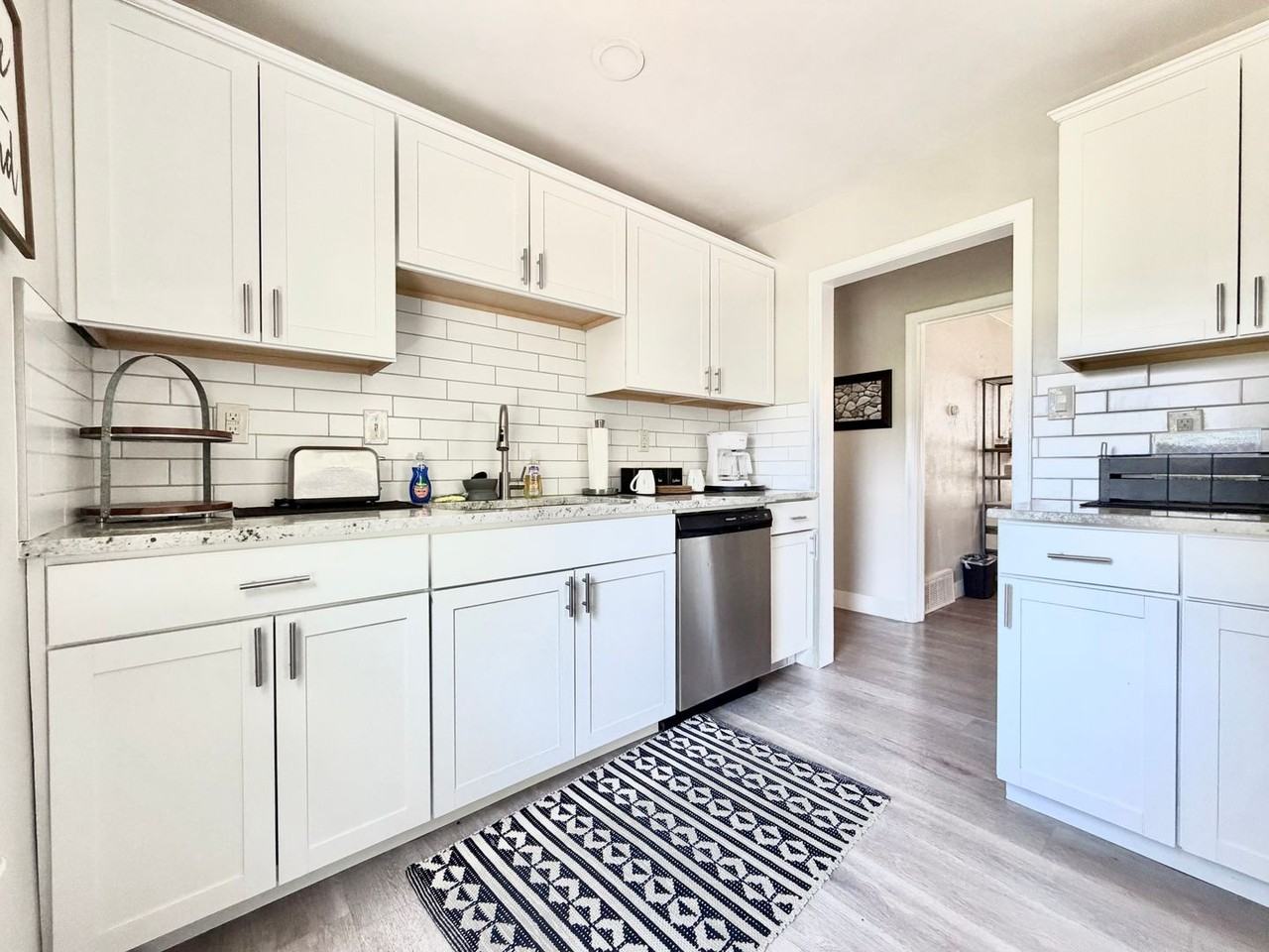 37 W Robert Ave - Photo 5 of 29