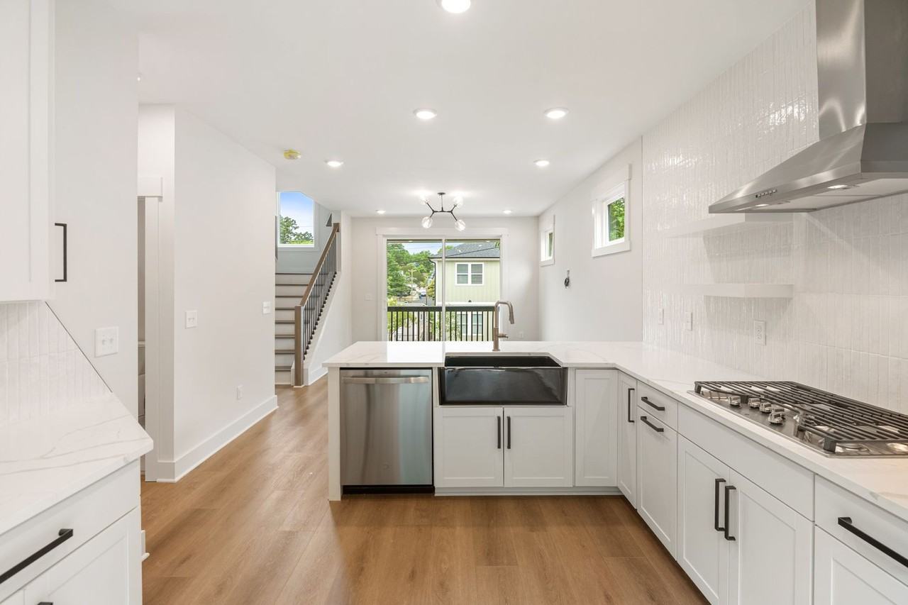1015 Grant St - Photo 6 of 25