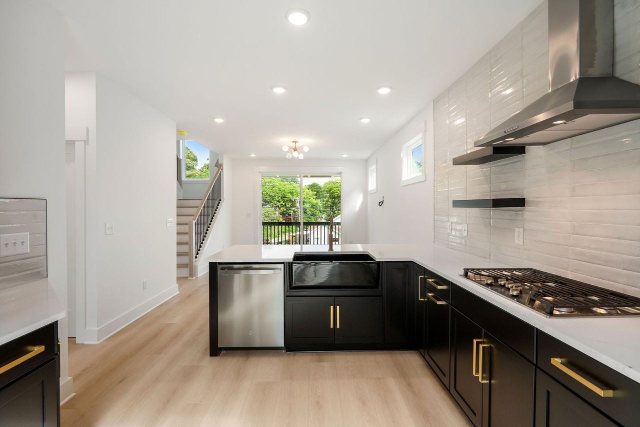 801 Massey Ave - Photo 6 of 25