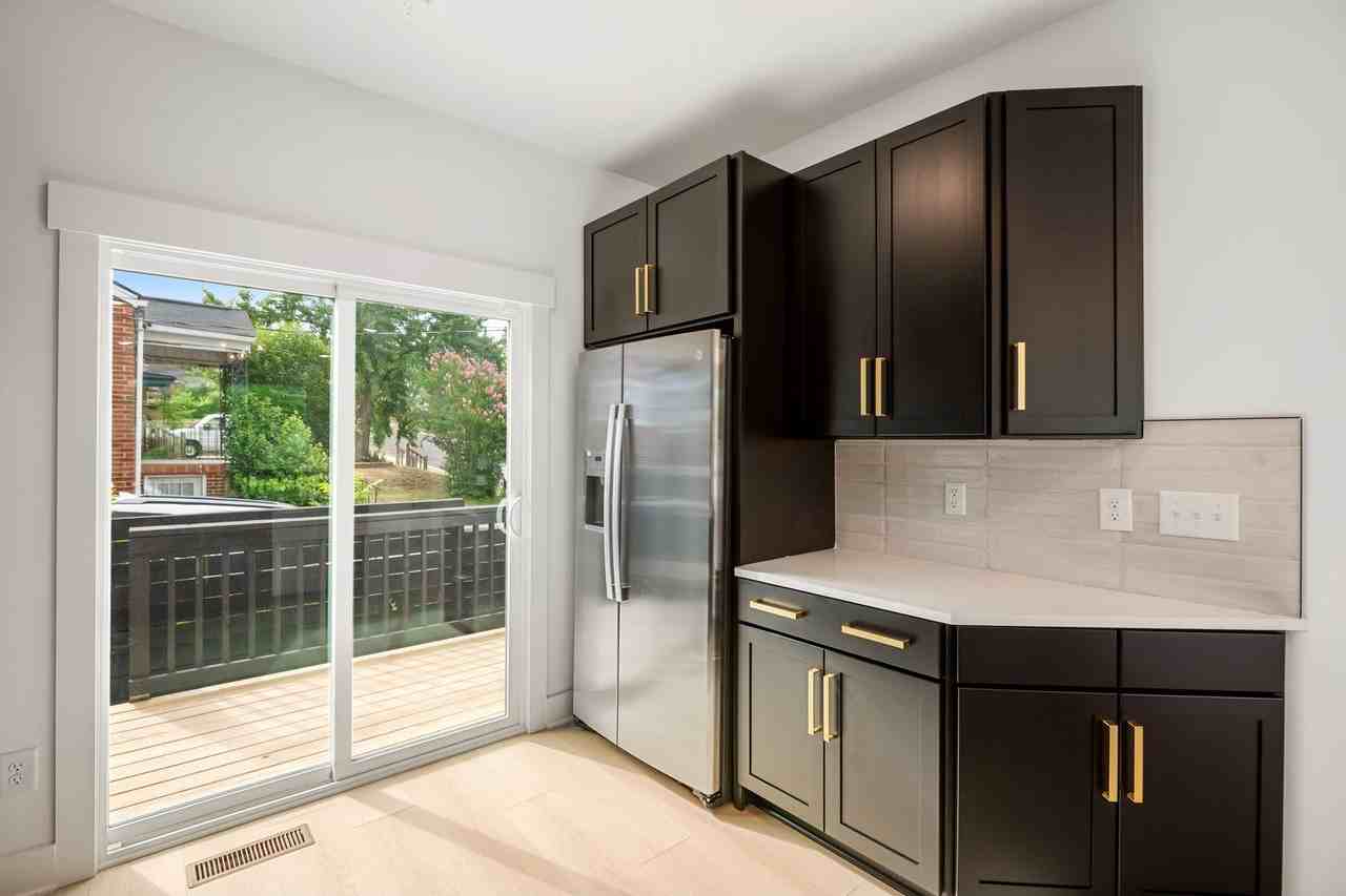 801 Massey Ave - Photo 7 of 25