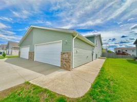 featured image of 983 42nd Ave W