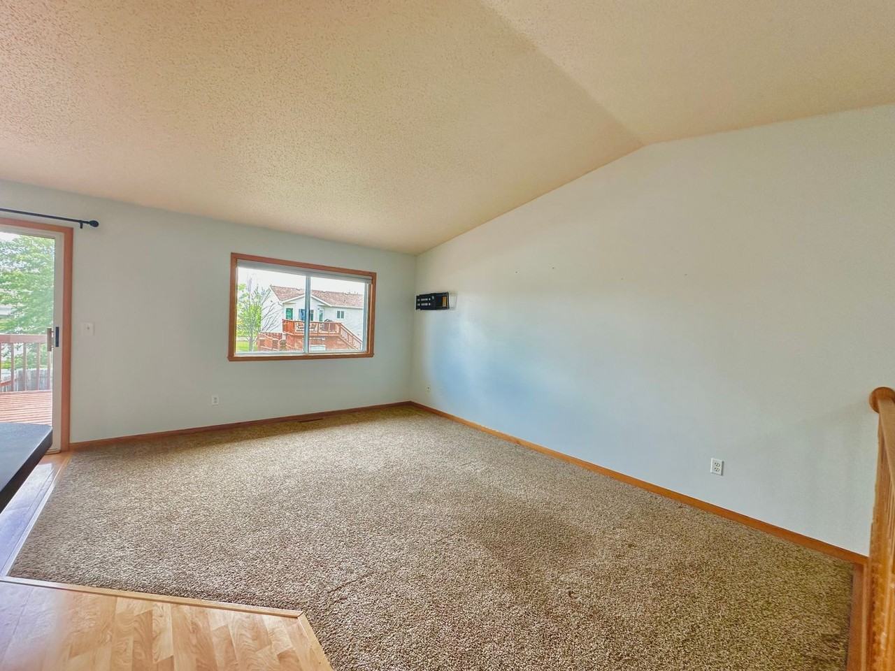 983 42nd Ave W - Photo 4 of 23