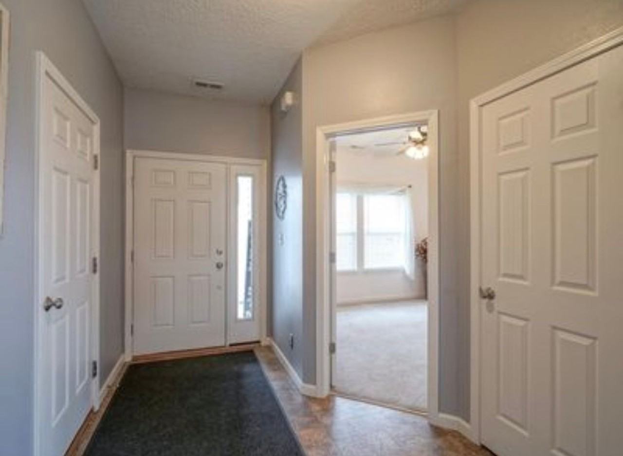 2712 Gulfstream Ln - Photo 5 of 26
