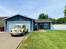 2226 S 66th Ave - Photo 1 of 1