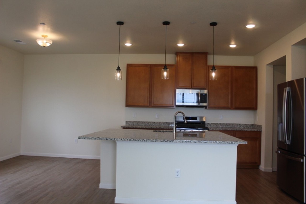 9992 W Victoria Pl #205 - Photo 3 of 39