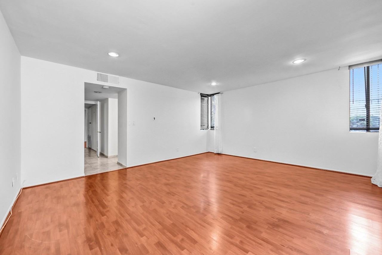 1900 Vine St #212 - Photo 6 of 9