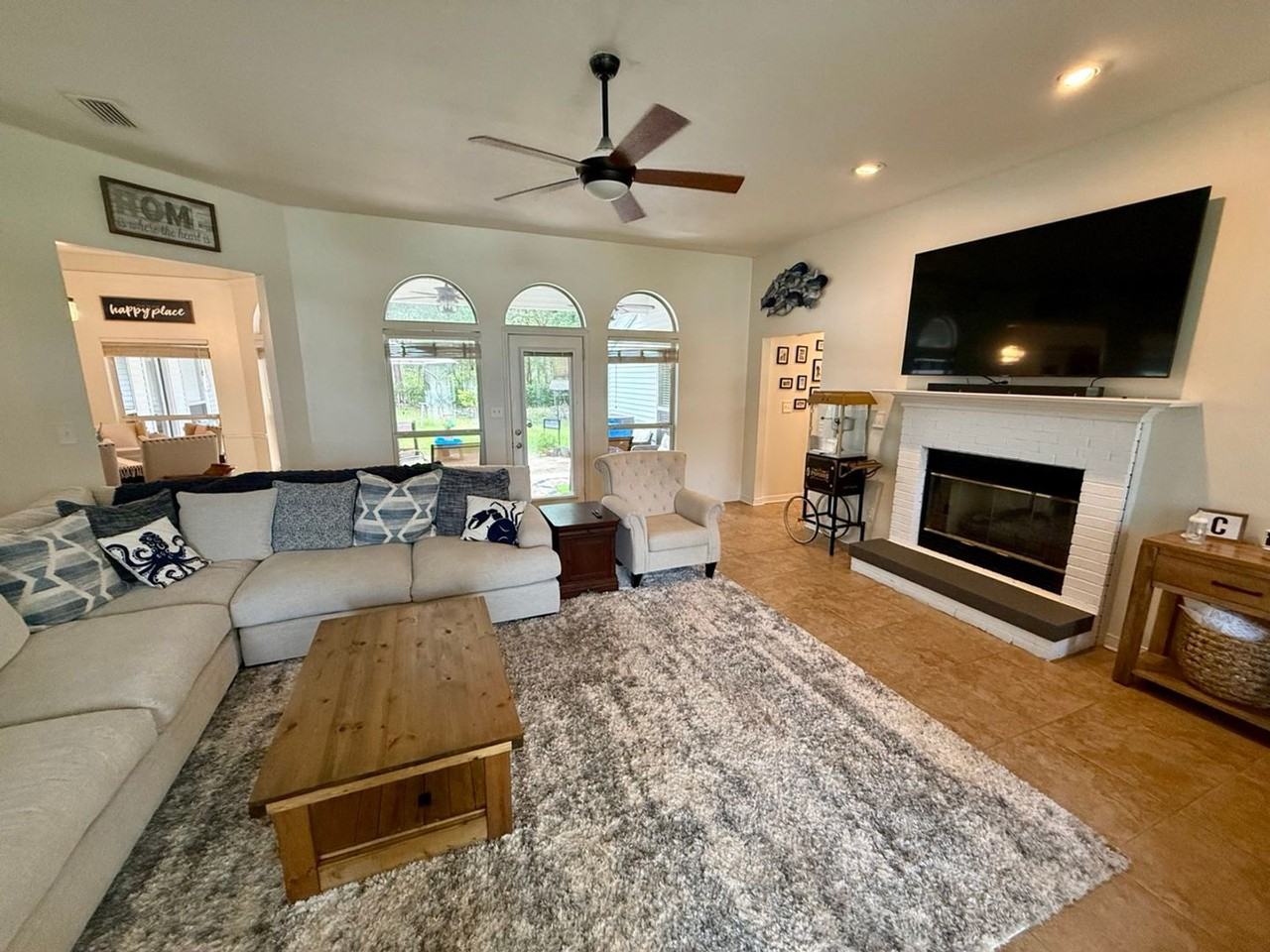 1651 Northridge Rd - Photo 3 of 24