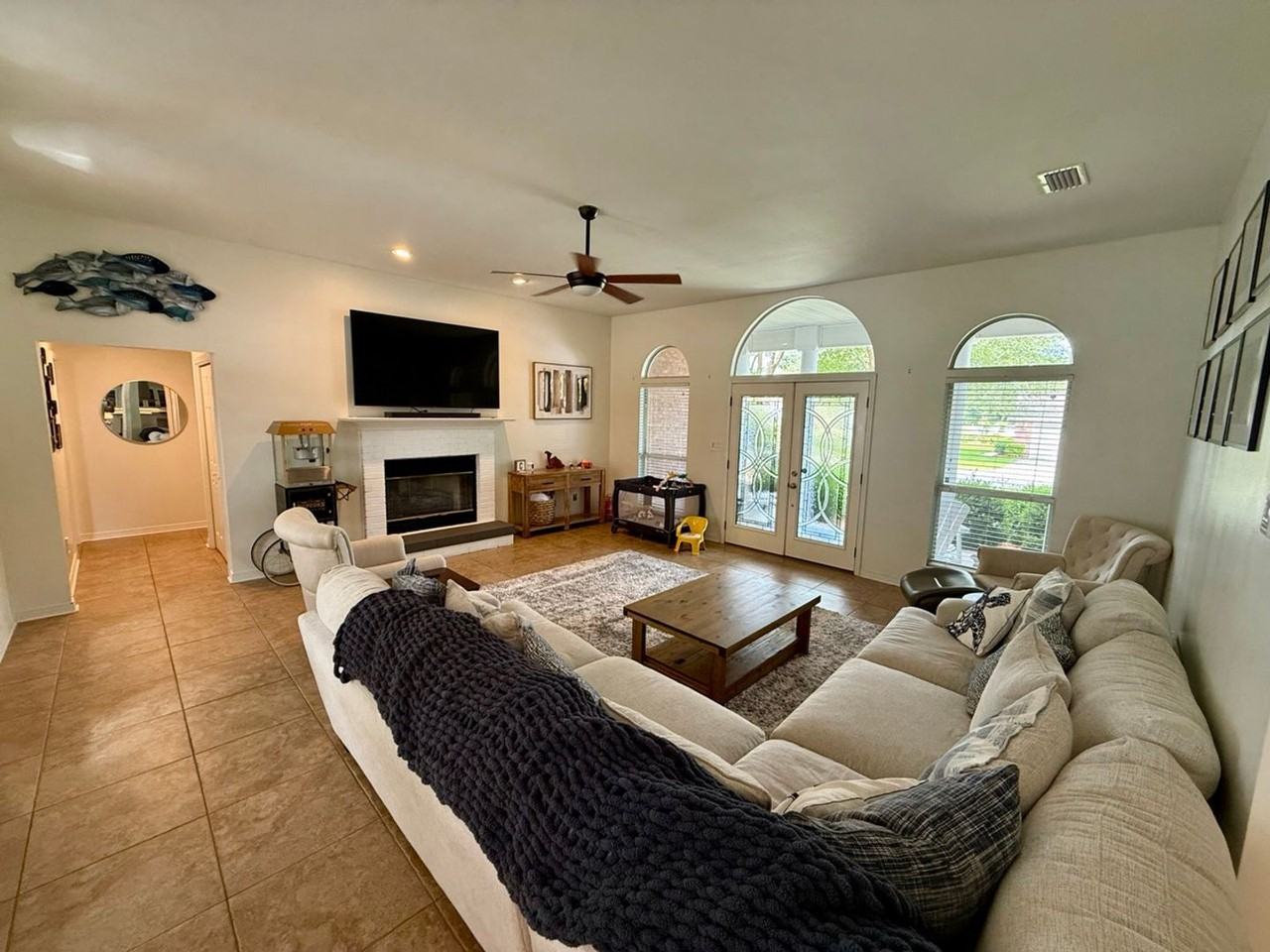 1651 Northridge Rd - Photo 7 of 24