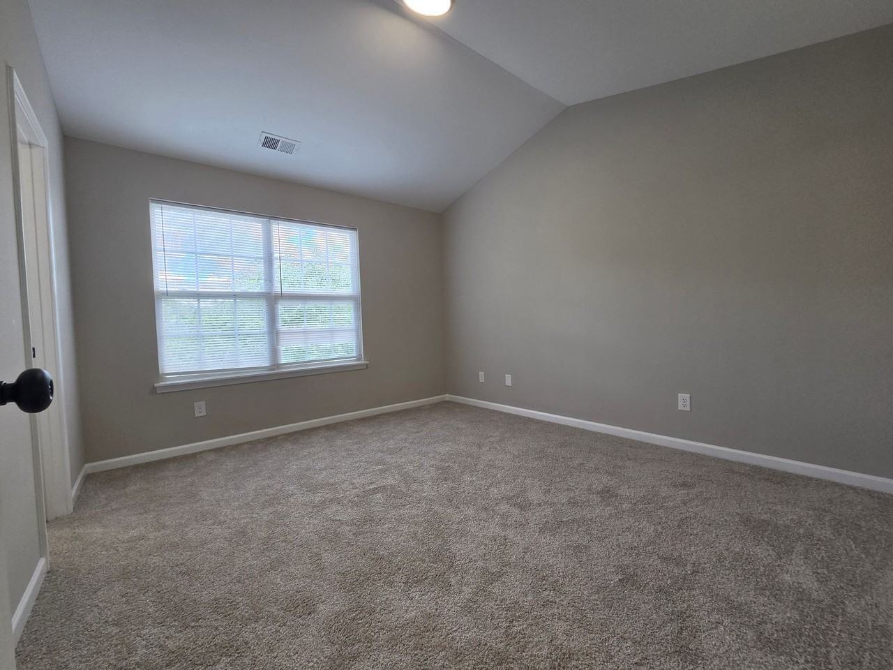 109 Delargy Cir - Photo 5 of 12