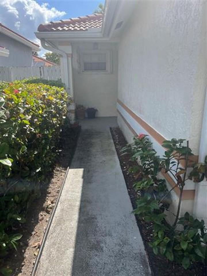 13412 Nw 5th Pl - Photo 2 of 15