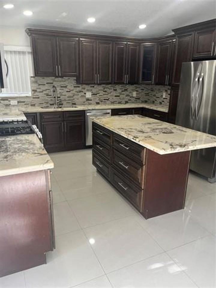 13412 Nw 5th Pl - Photo 4 of 15