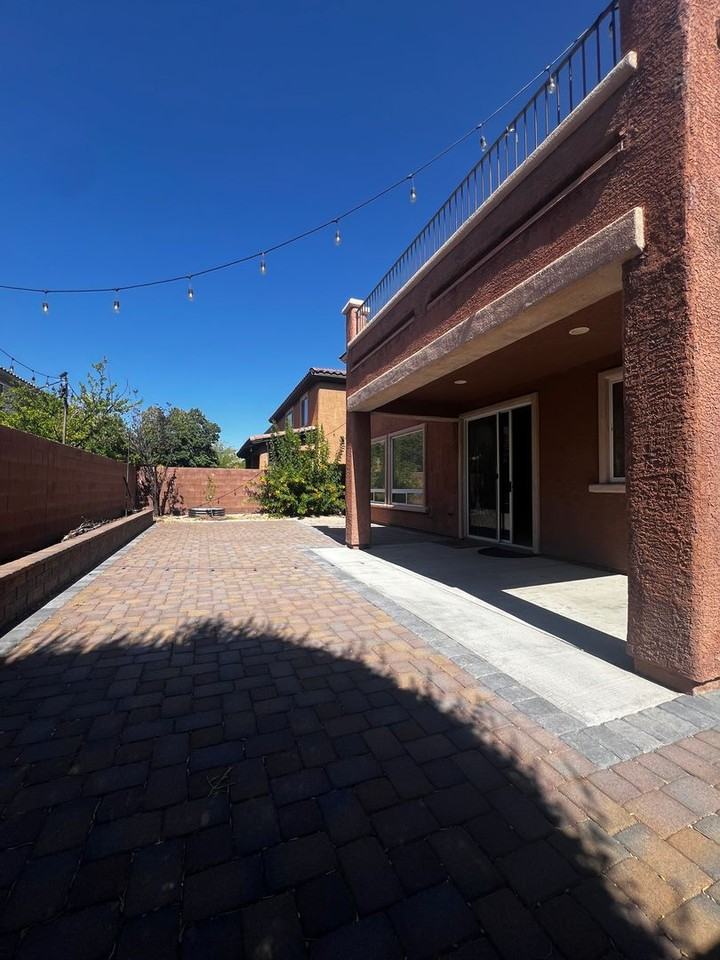 8683 Moreno Mountain Ave - Photo 6 of 17