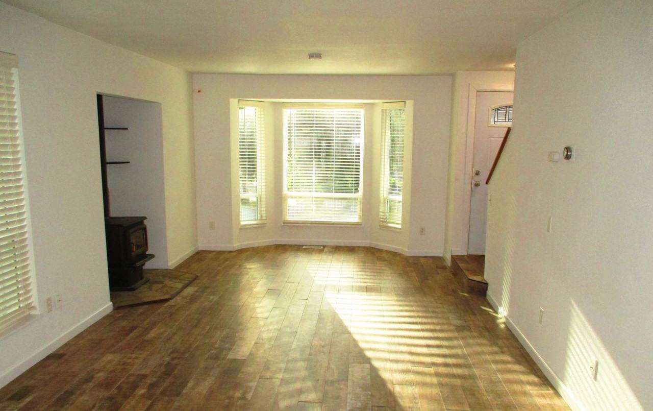 33124 E Lake Holm Dr Se - Photo 4 of 19