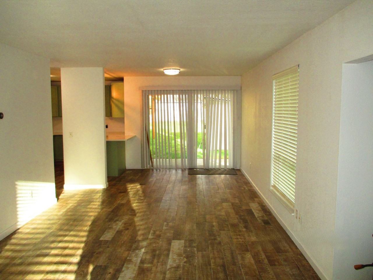 33124 E Lake Holm Dr Se - Photo 5 of 19