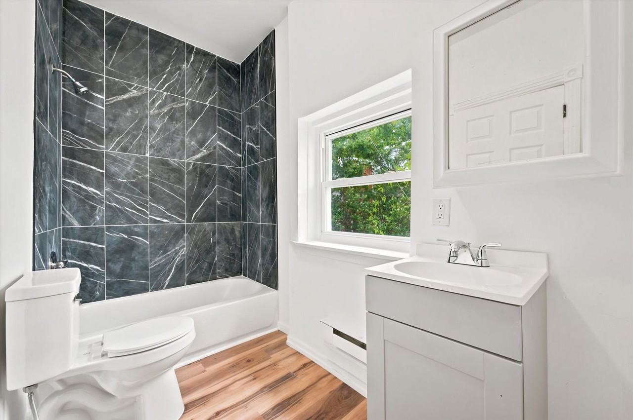 5135 Folsom St - Photo 3 of 14
