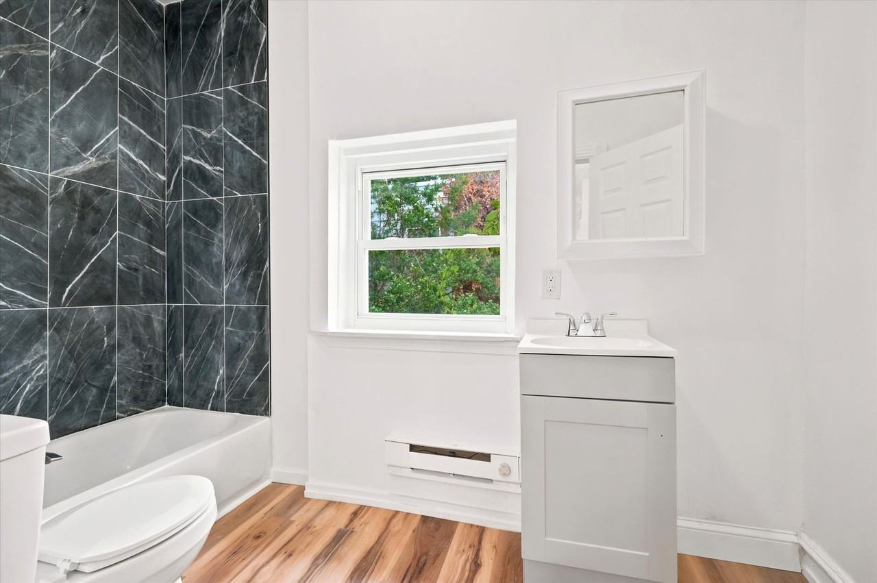 5135 Folsom St - Photo 4 of 14
