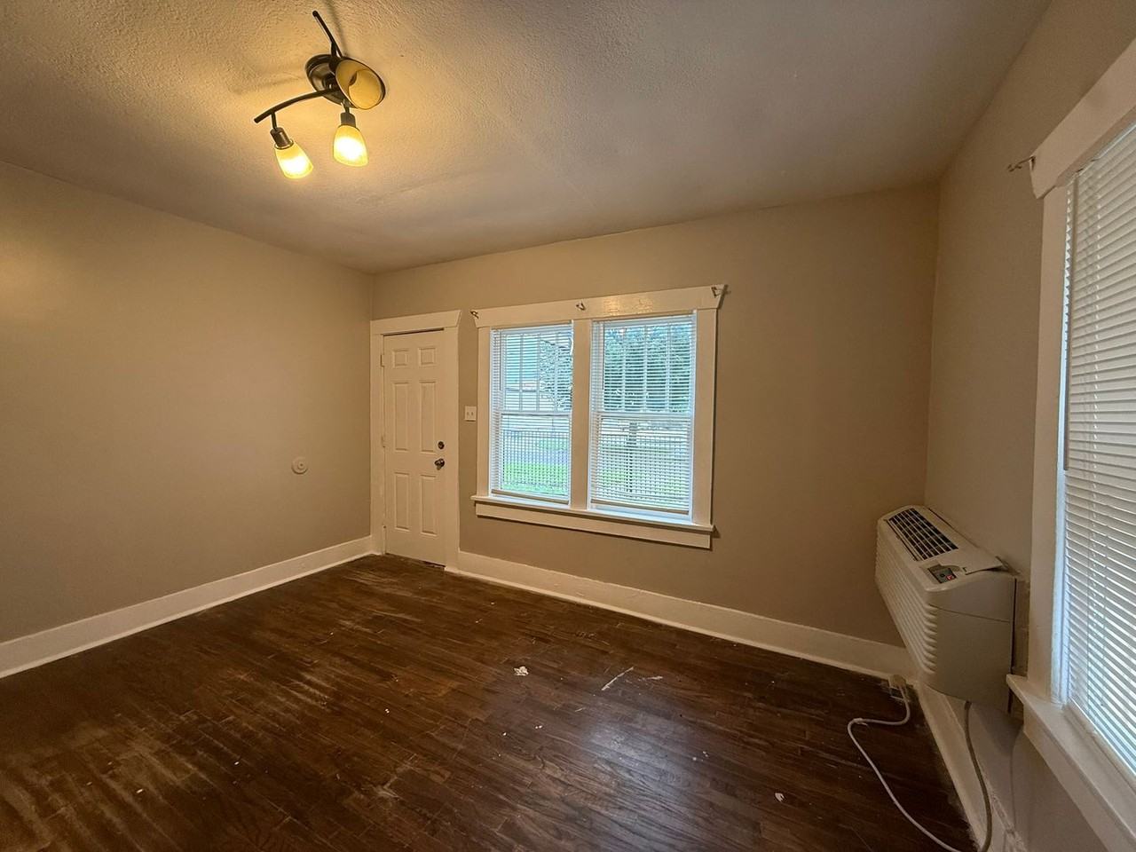 1710 E Victor St #5 - Photo 2 of 10