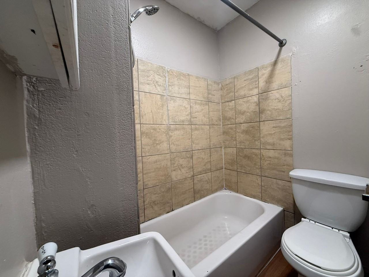 1710 E Victor St #5 - Photo 6 of 10