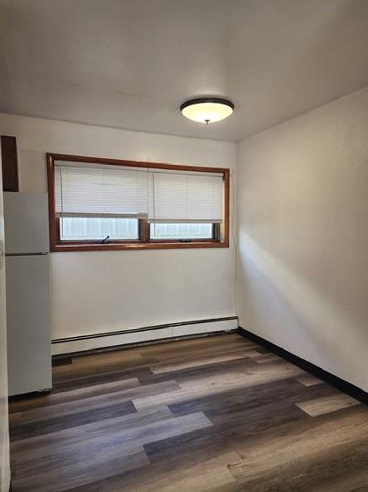 604 2nd St - Photo 5 of 7