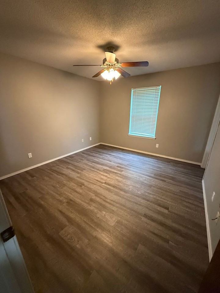 1309 Grand Oak Dr - Photo 7 of 9