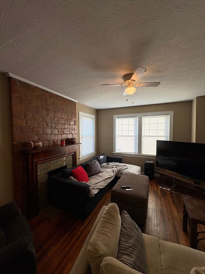 2536 Adams Ave - Photo 3 of 24