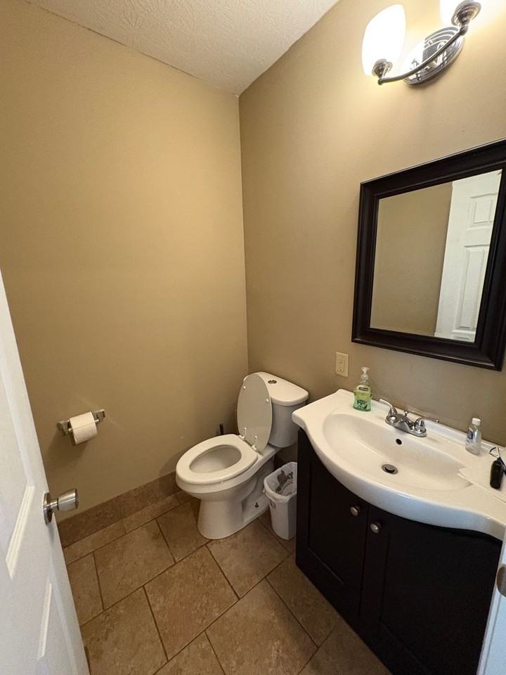2536 Adams Ave - Photo 5 of 24