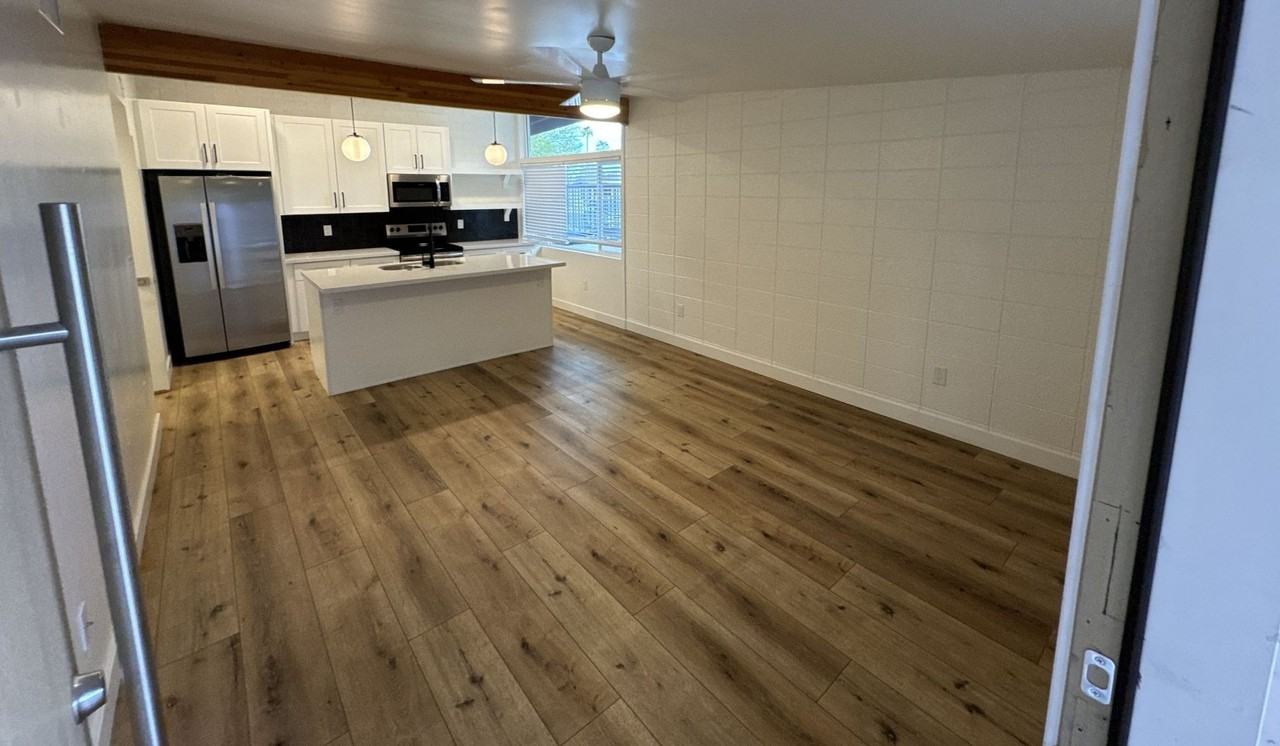 6626 E Cheery Lynn Rd - Photo 3 of 13