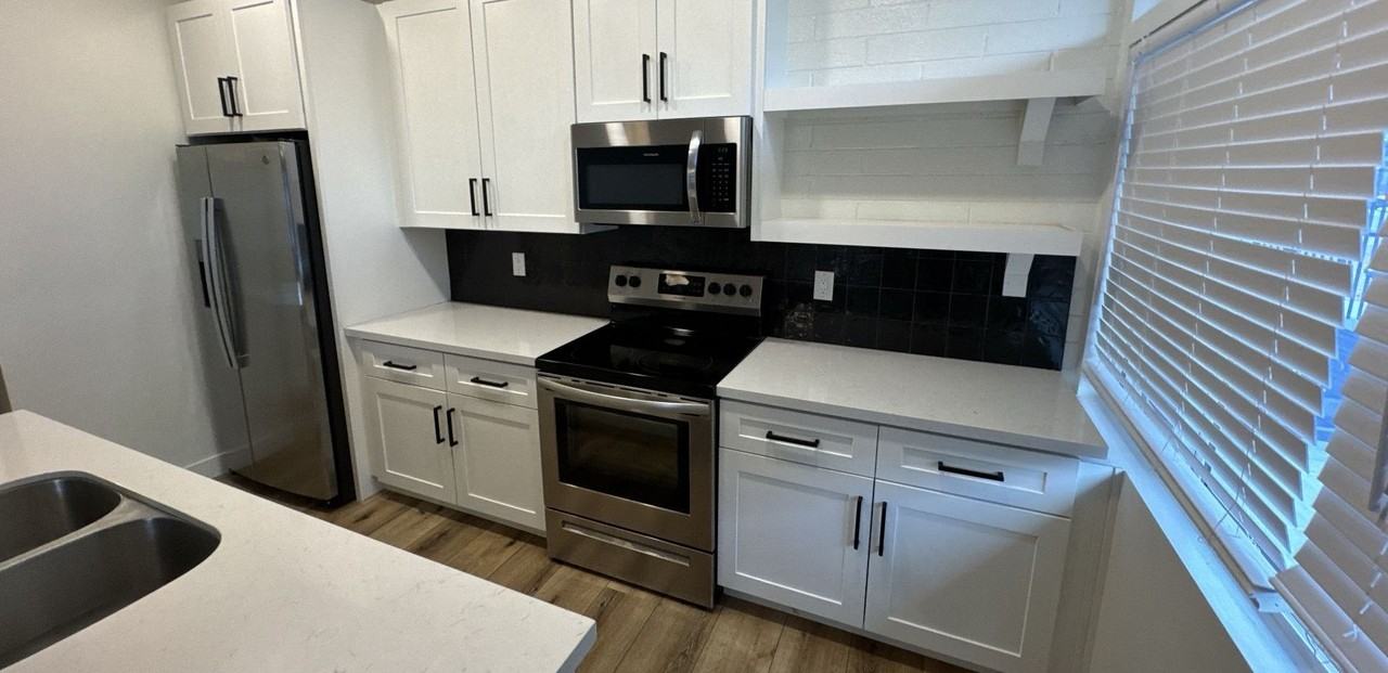 6626 E Cheery Lynn Rd - Photo 6 of 13