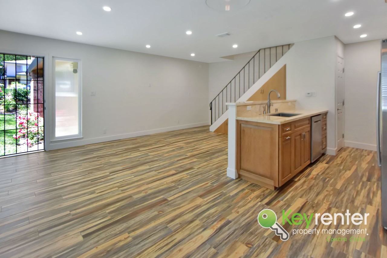 2255 Segundo Ct #2 - Photo 3 of 20