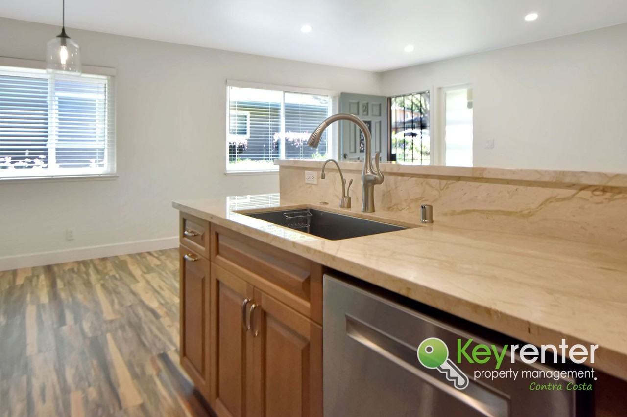 2255 Segundo Ct #2 - Photo 6 of 20