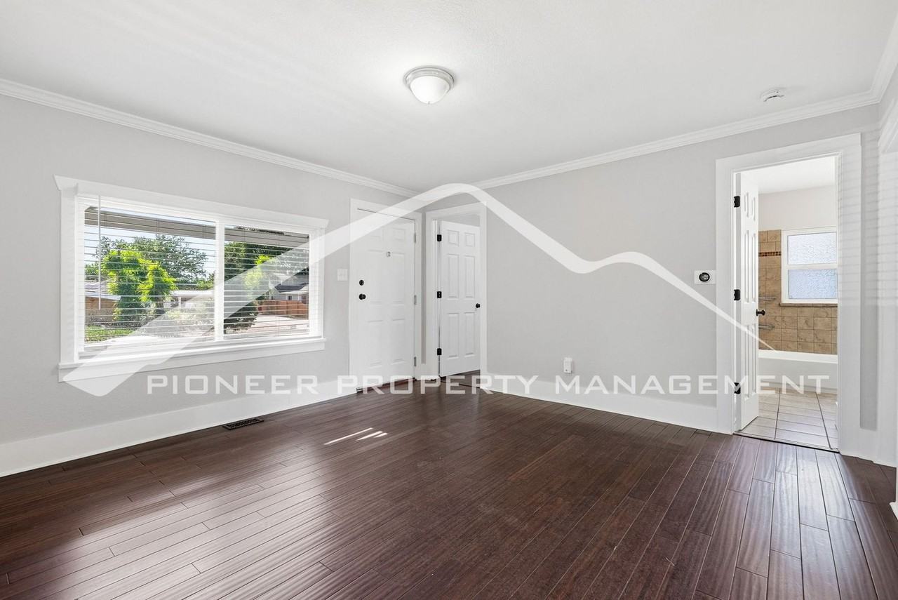 44 Julian St - Photo 3 of 31