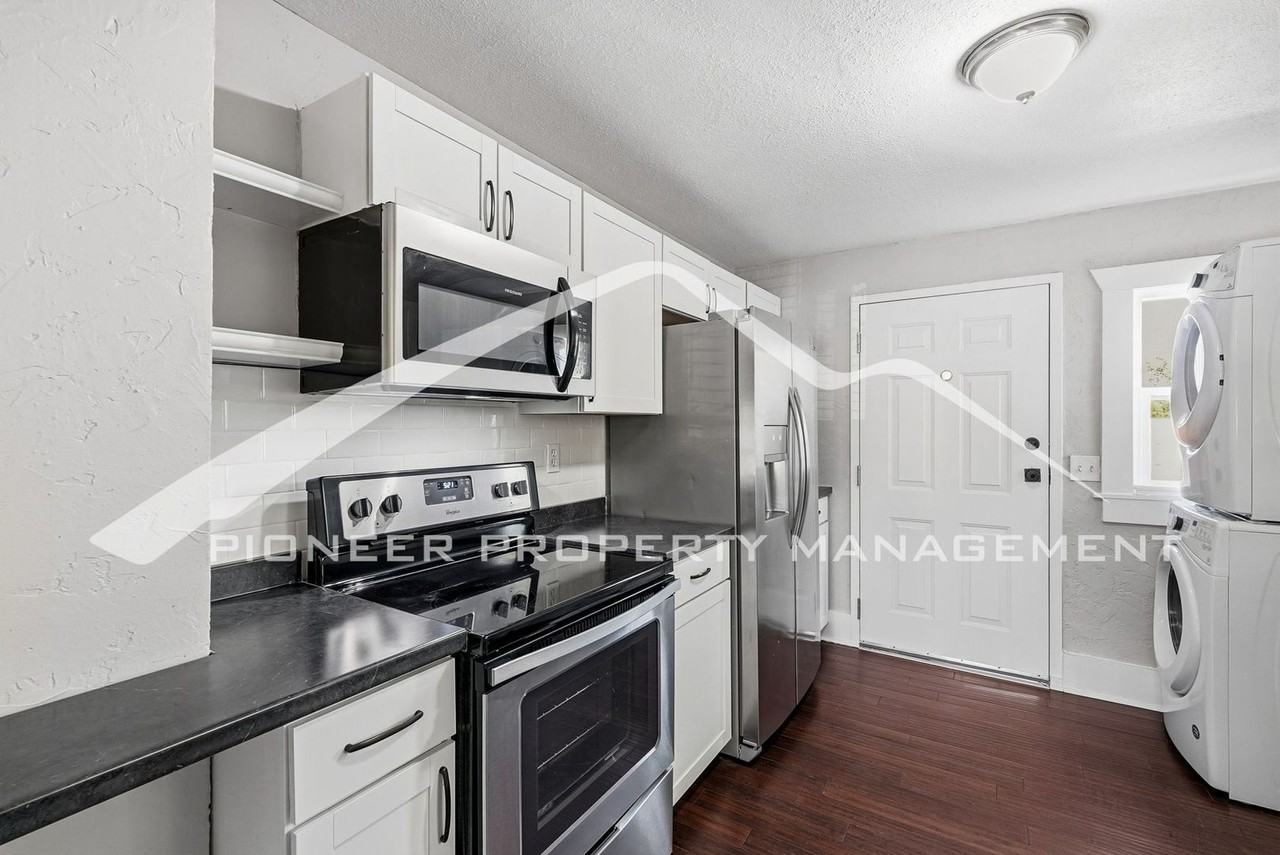 44 Julian St - Photo 7 of 31