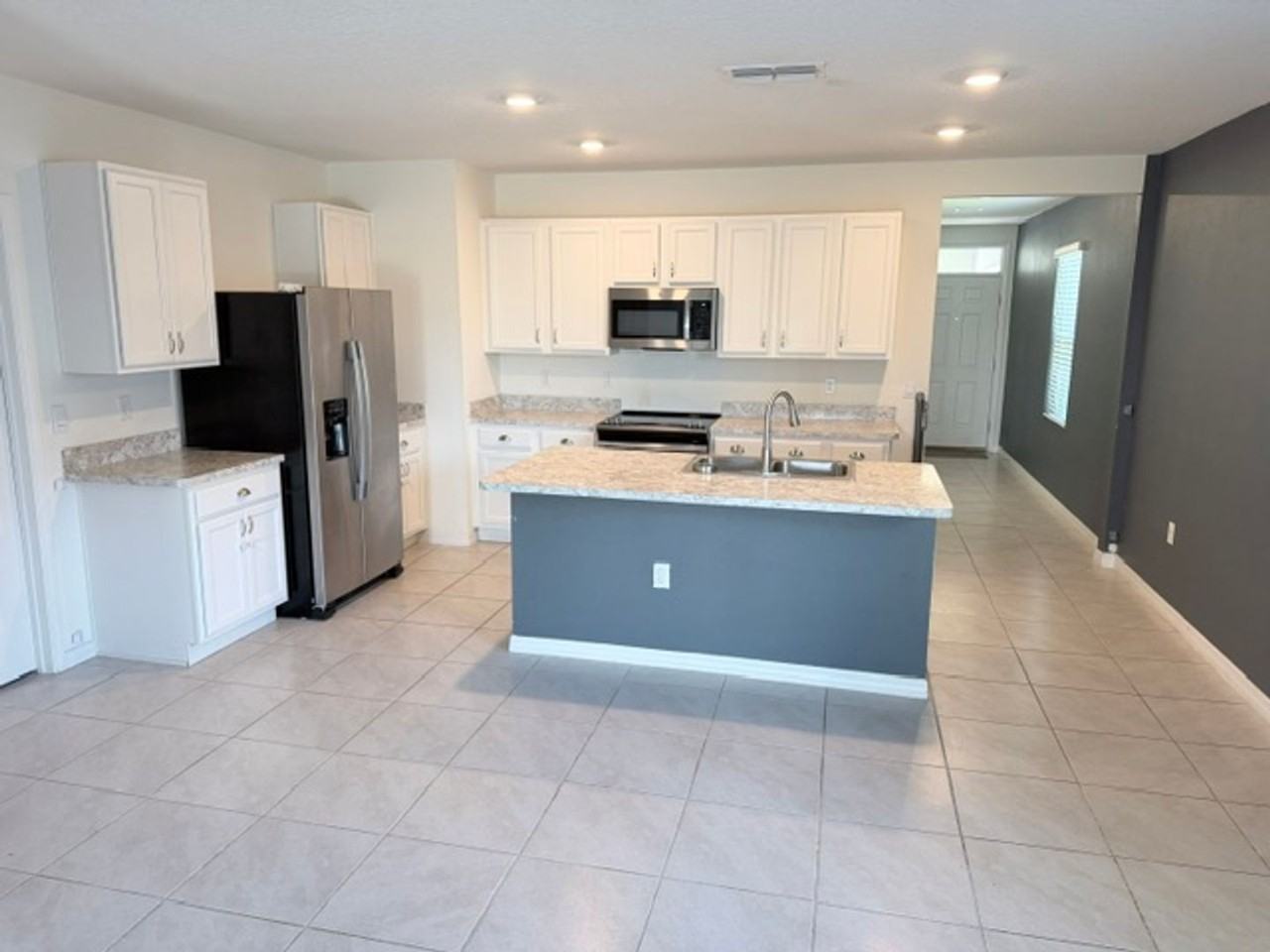 808 Brooklet Dr - Photo 4 of 25