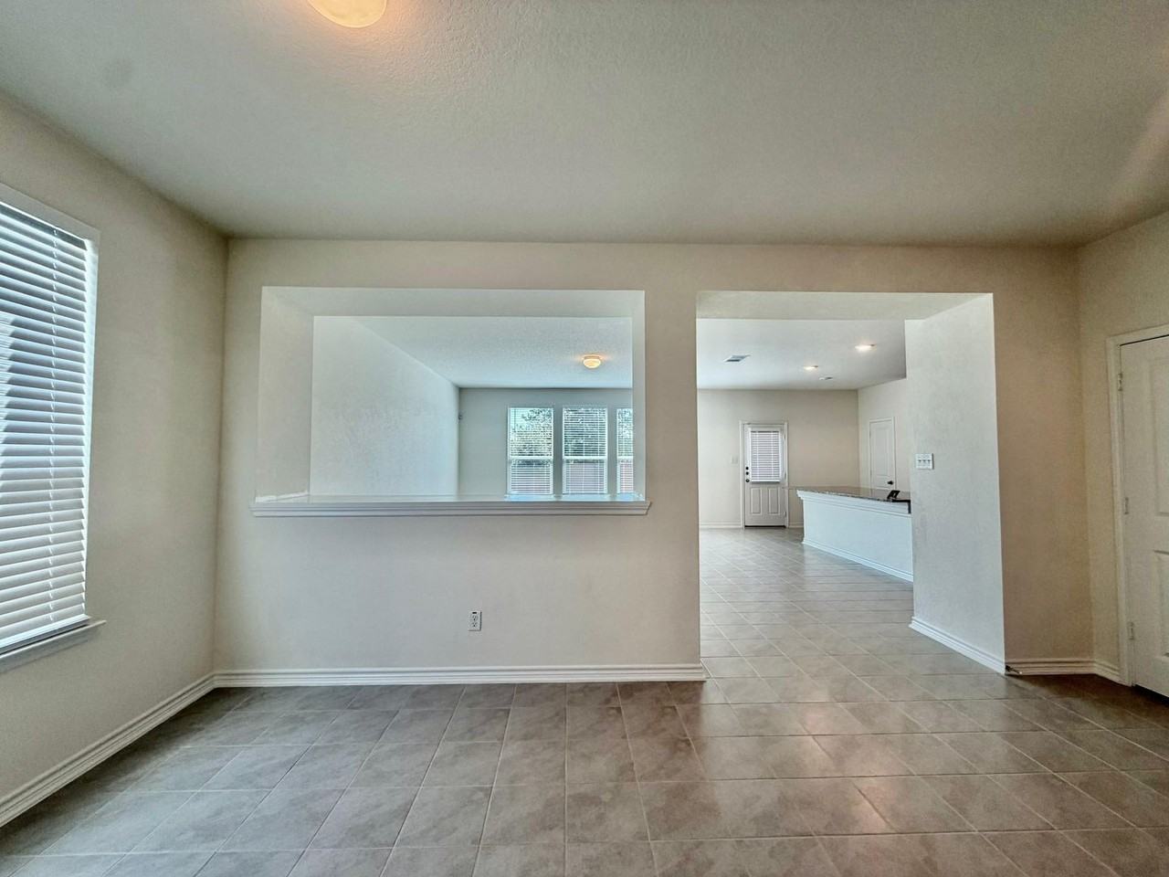 8014 Canyon Wren Park - Photo 5 of 28