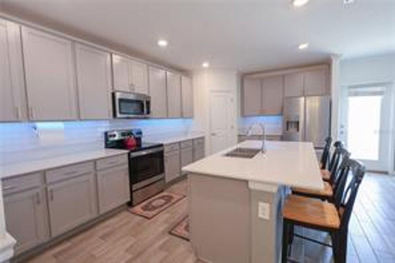 1821 Heart Lake Dr - Photo 6 of 35