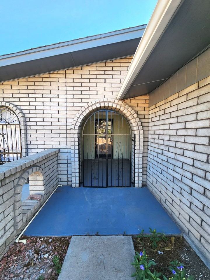3301 Jupiter Rd - Photo 3 of 42
