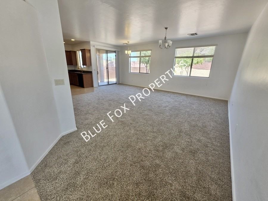 3534 W Goshen Dr - Photo 4 of 41