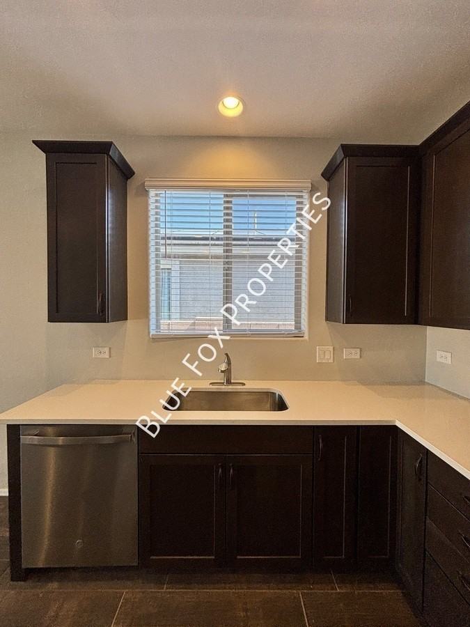 12013 E Ryscott Cir - Photo 4 of 26