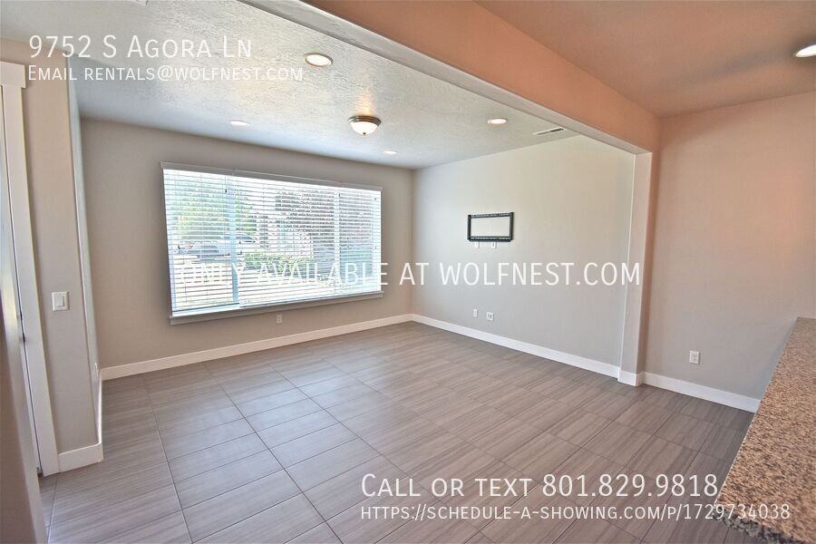 9752 S Agora Ln - Photo 7 of 34