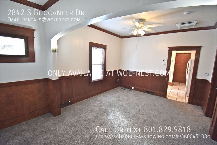 2842 S Buccaneer Dr - Photo 2 of 32