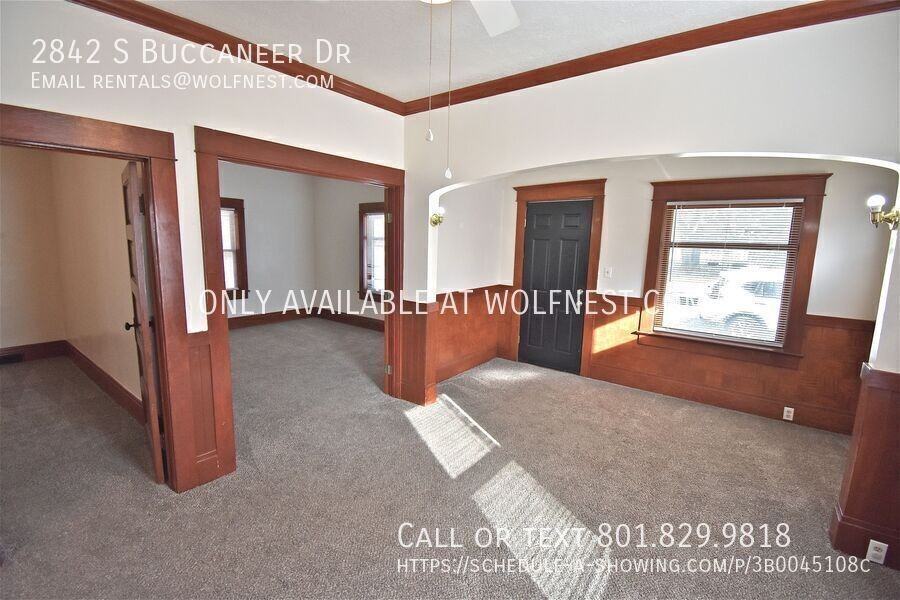 2842 S Buccaneer Dr - Photo 4 of 32