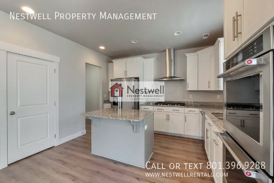 2218 W Granite Arch Way - Photo 3 of 28