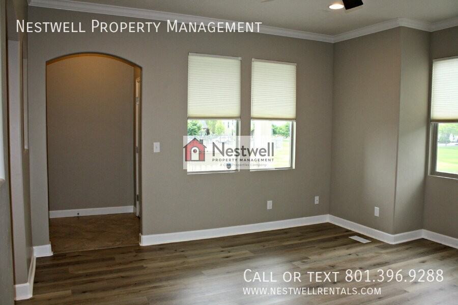 10221 S Clarks Hill Dr - Photo 3 of 36
