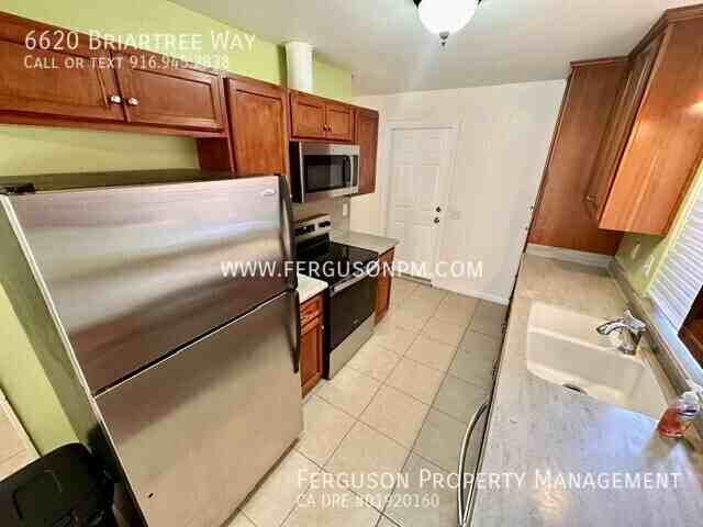 6620 Briartree Way - Photo 3 of 16