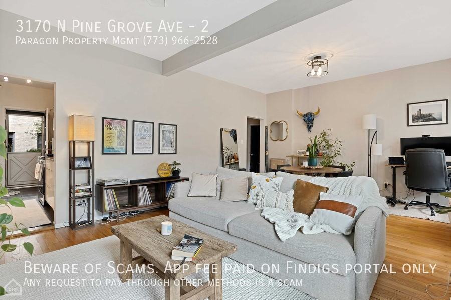 3170 N Pine Grove Ave #2 - Photo 5 of 16