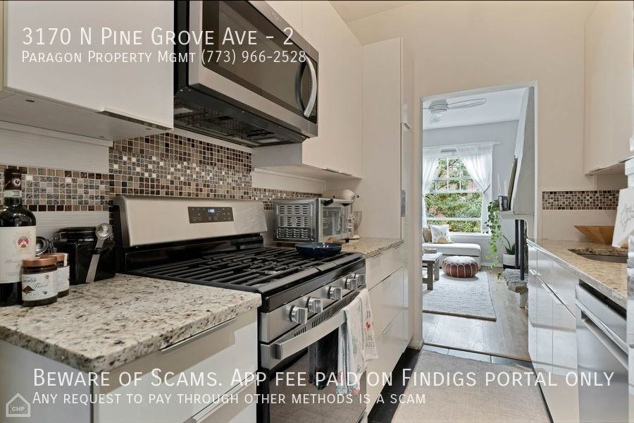 3170 N Pine Grove Ave #2 - Photo 7 of 16