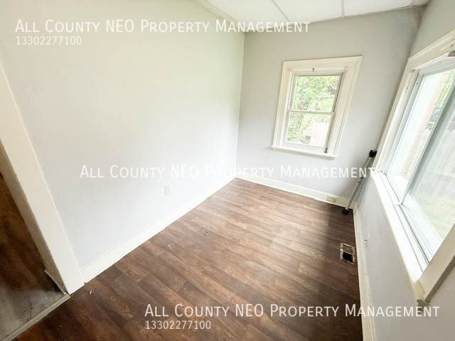 1234 Winton Ave - Photo 4 of 30