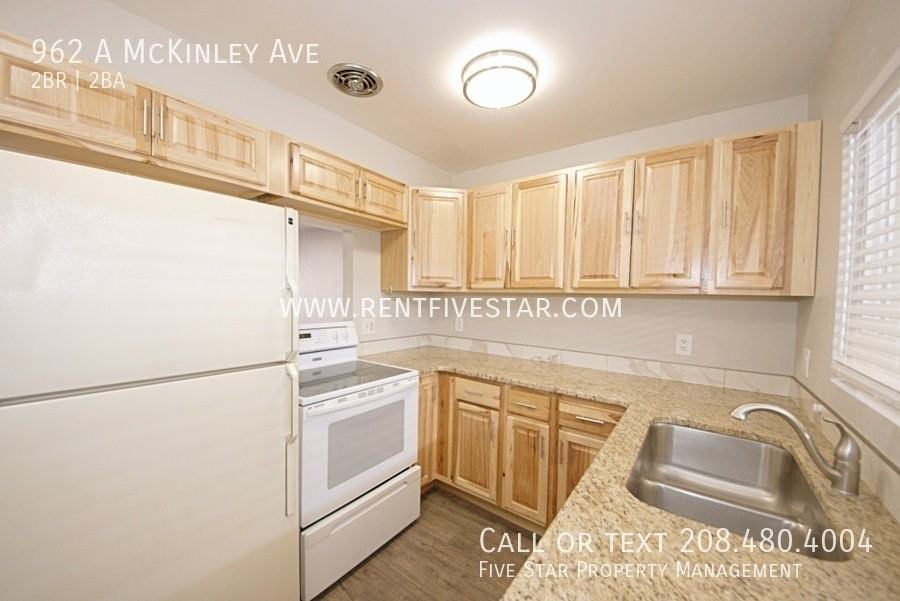 962A Mckinley Ave #A - Photo 6 of 15