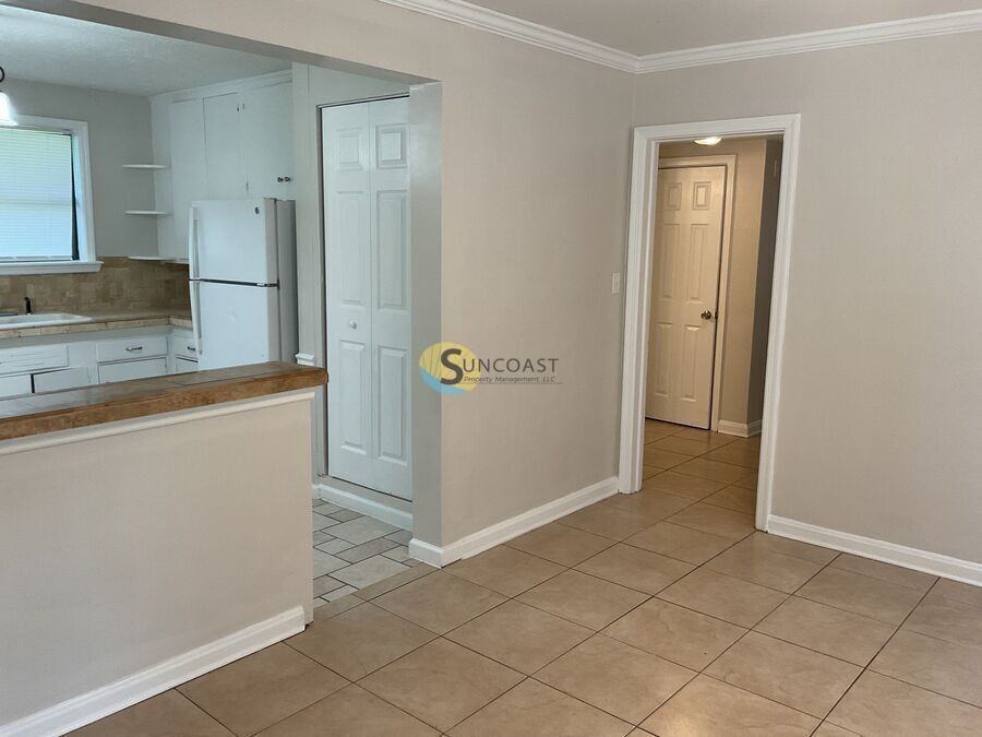 3721 Colebrooke Dr - Photo 4 of 25